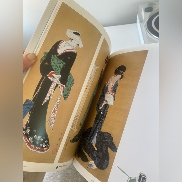 7 Lot of beautiful Japanese illustrated books in English and Japanese - Picture 14 of 16